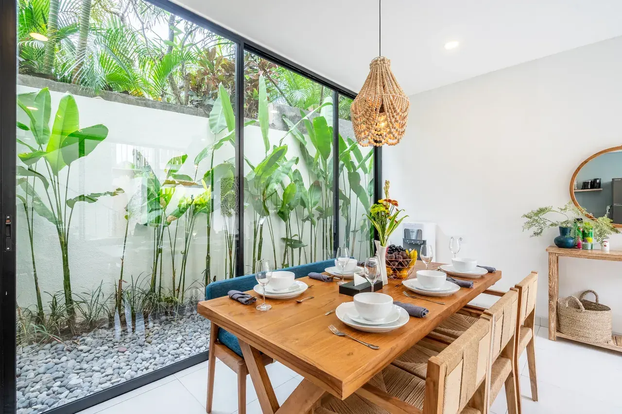 Villa Jucca — Dining area